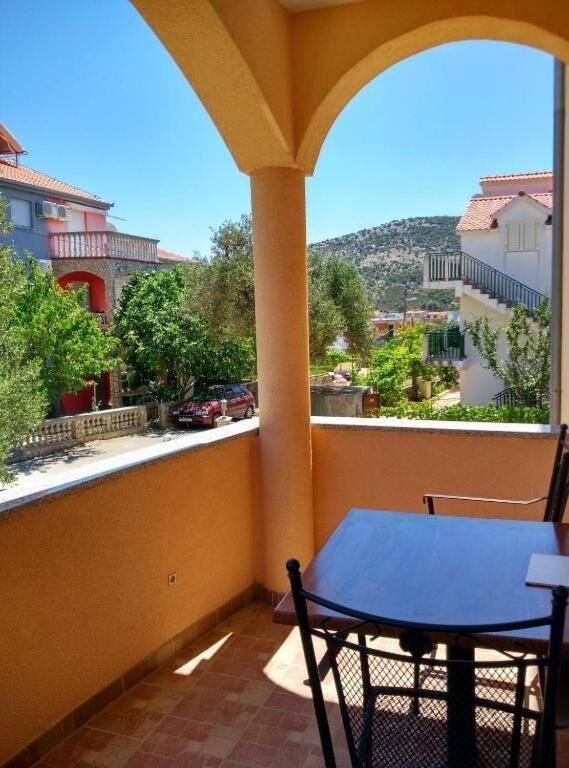 Vinišće Apartments Antonija - Fitness מראה חיצוני תמונה