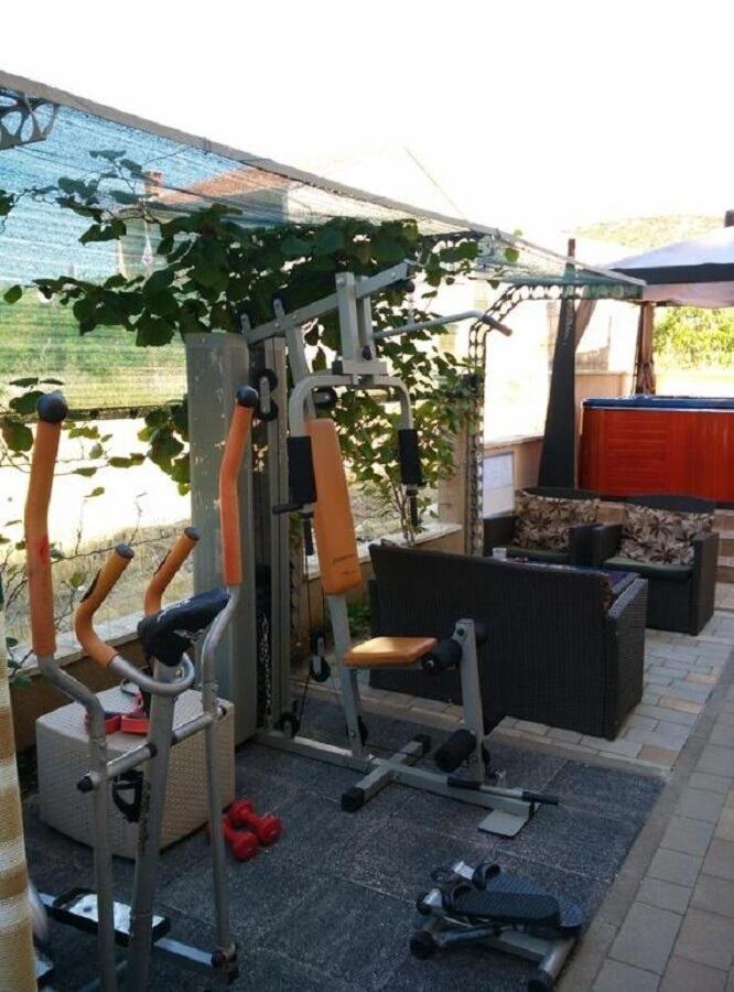 Vinišće Apartments Antonija - Fitness מראה חיצוני תמונה